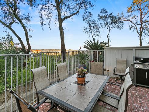 825 S Jacaranda Way, Anaheim Hills, CA