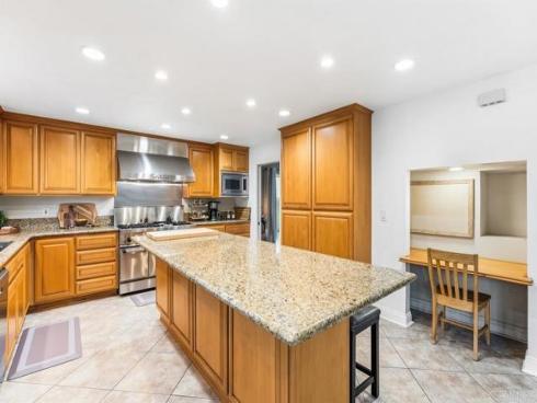 910 S Amherst   Circle, Anaheim Hills, CA