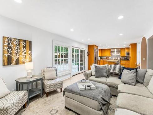 910 S Amherst   Circle, Anaheim Hills, CA