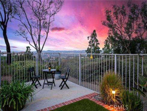 818 S Amber Lane, Anaheim Hills, CA