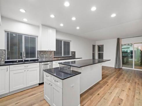 1065 S Hanlon   Way, Anaheim Hills, CA