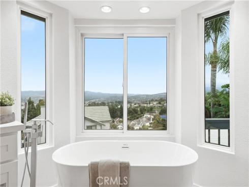 640 S Londerry  , Anaheim Hills, CA