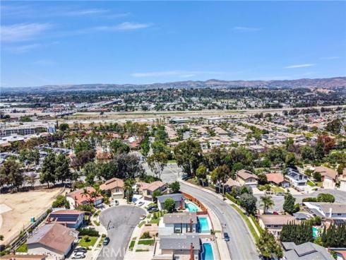124 S Calle Da Gama , Anaheim Hills, CA