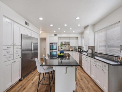 1065 S Hanlon   Way, Anaheim Hills, CA