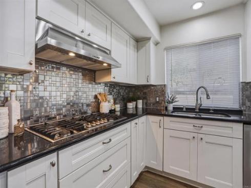 1065 S Hanlon   Way, Anaheim Hills, CA