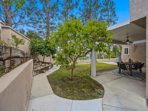 1065 S Hanlon   Way, Anaheim Hills, CA