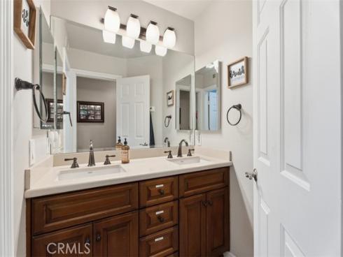 1075 S Matthew Way, Anaheim Hills, CA