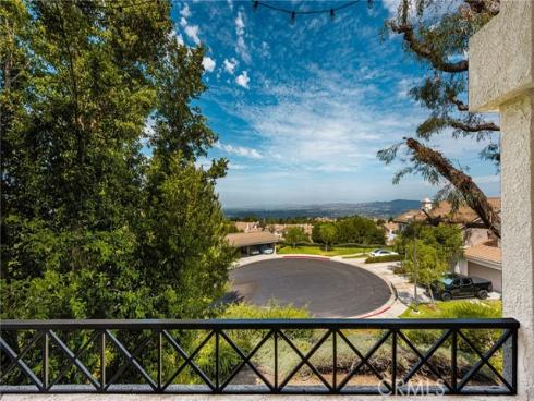 1045 S Daybreak   Court, Anaheim Hills, CA