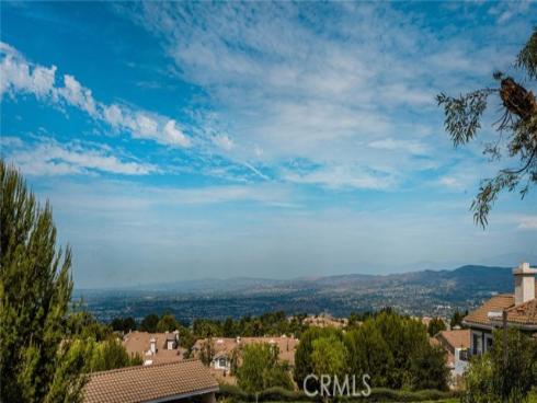 1045 S Daybreak   Court, Anaheim Hills, CA