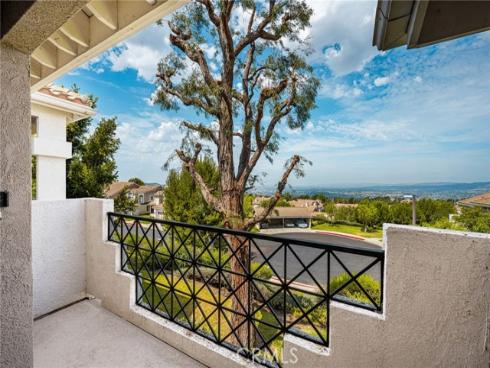 1045 S Daybreak   Court, Anaheim Hills, CA