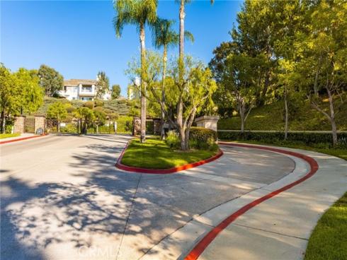1045 S Daybreak   Court, Anaheim Hills, CA