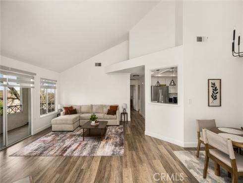 1045 S Daybreak   Court, Anaheim Hills, CA
