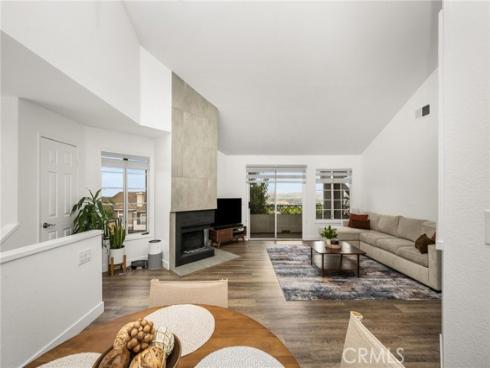 1045 S Daybreak   Court, Anaheim Hills, CA