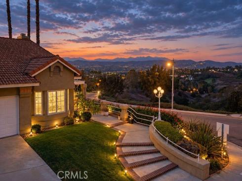 881 S Trailblazer   Circle, Anaheim Hills, CA