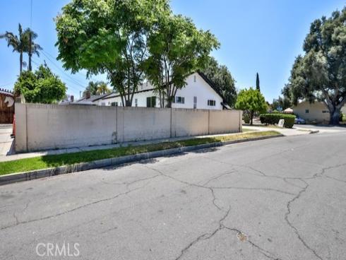 2033 W Elm   Avenue, Anaheim, CA