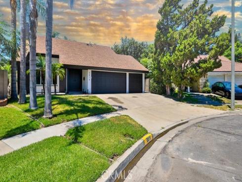 2616 E Hempstead   Circle, Anaheim, CA