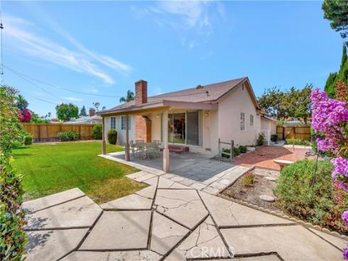 1852 W Chalet   Avenue, Anaheim, CA