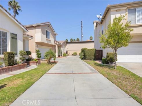 1223 S Goldstone   Circle, Anaheim, CA