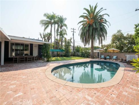 2652 W Russell   Avenue, Anaheim, CA