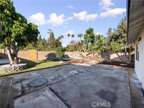 1555 W Wakefield   Avenue, Anaheim, CA