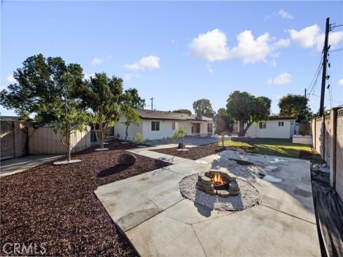 1555 W Wakefield   Avenue, Anaheim, CA