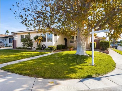 2102 E Napa   Place, Anaheim, CA