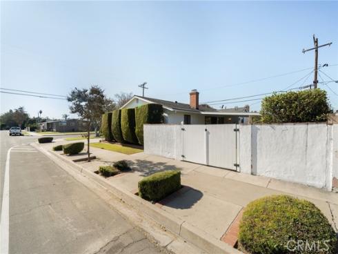 2103 W Victoria   Avenue, Anaheim, CA