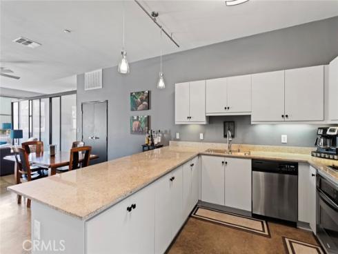 435 W Center Street Promenade 219 , Anaheim, CA