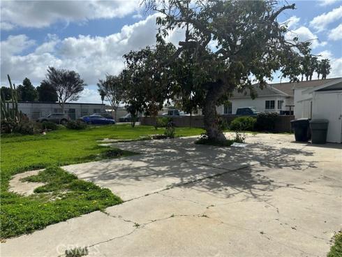 612 W Santa Ana  , Anaheim, CA