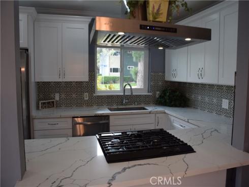 1851 W Glenoaks A Avenue, Anaheim, CA