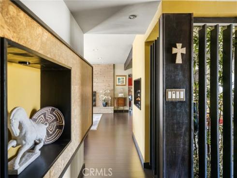 1006 W Pioneer Drive, Anaheim, CA