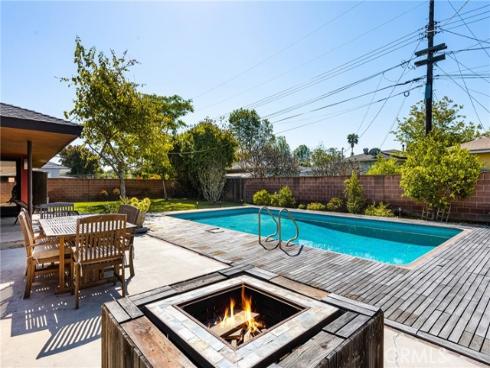 1006 W Pioneer Drive, Anaheim, CA