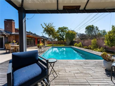 1006 W Pioneer Drive, Anaheim, CA