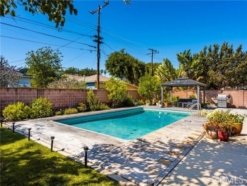 1006 W Pioneer Drive, Anaheim, CA