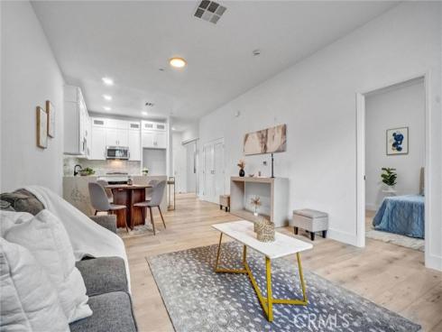 435 W Center Street Promenade 211 , Anaheim, CA