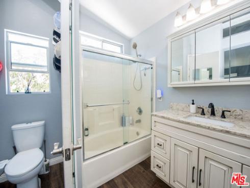 1085 E Oak Street, Anaheim, CA