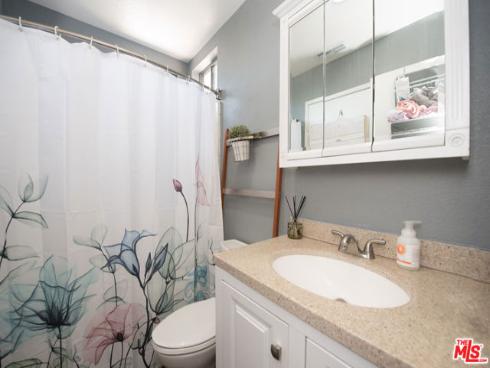 1085 E Oak Street, Anaheim, CA