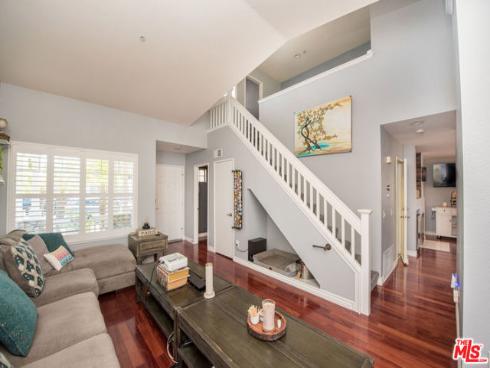 1085 E Oak Street, Anaheim, CA