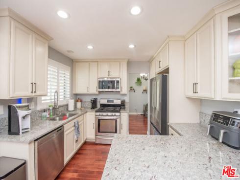 1085 E Oak Street, Anaheim, CA