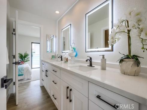 658 S Webster 4 Avenue, Anaheim, CA