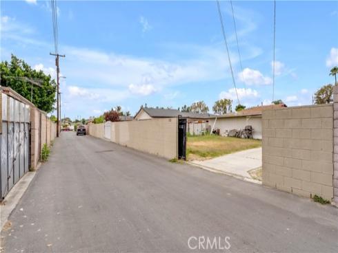 222 W Orangewood   Avenue, Anaheim, CA