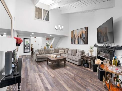 2011 W Katella 17 Avenue, Anaheim, CA