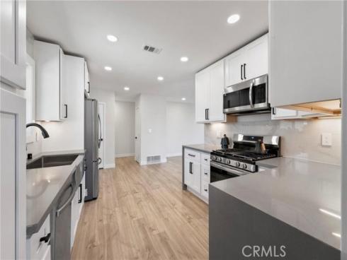 1715 E Redwood Avenue, Anaheim, CA