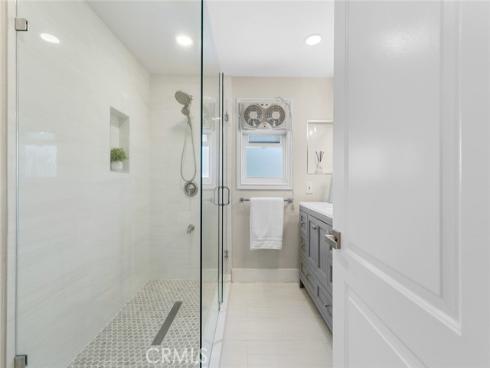 2160 S Hammatt , Anaheim, CA