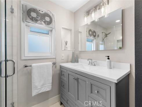 2160 S Hammatt , Anaheim, CA