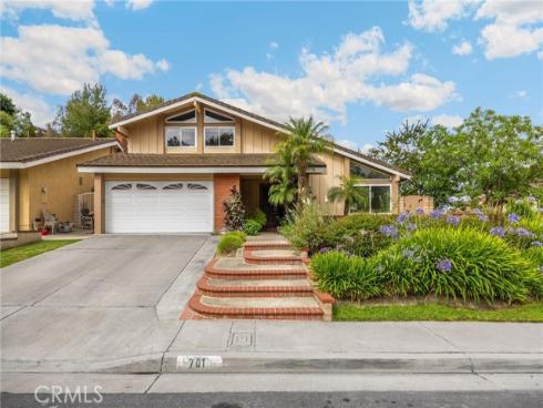 701 S Carriage Circle, Anaheim, CA
