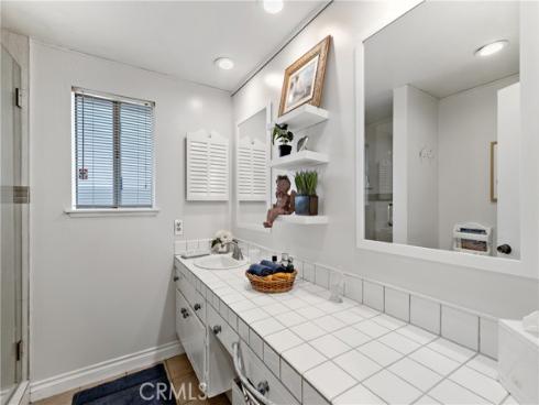 1724 N Oakwood Avenue, Anaheim, CA