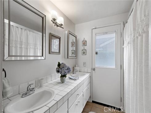 1724 N Oakwood Avenue, Anaheim, CA