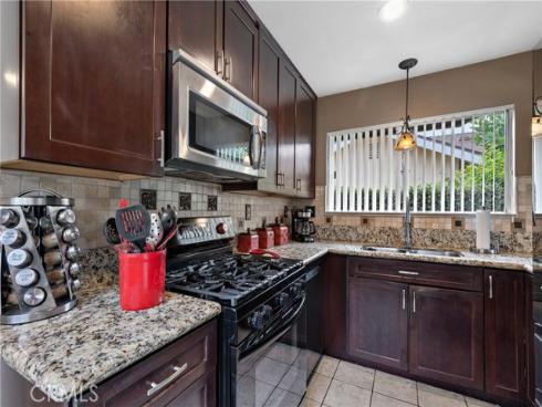 1724 N Oakwood Avenue, Anaheim, CA