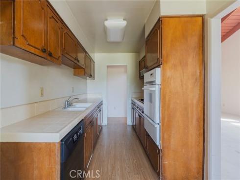 2011 W Katella  61  Avenue, Anaheim, CA